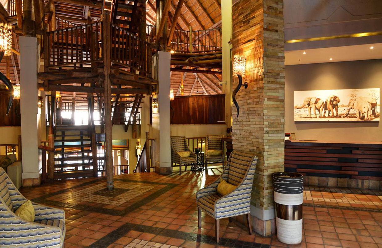 Victoria-falls-safari-lodge-lounge Victoria Falls Safari Lodge